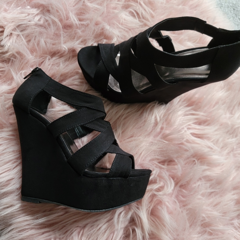 Steve Madden, Madden Girl Wedge Sandal size 6